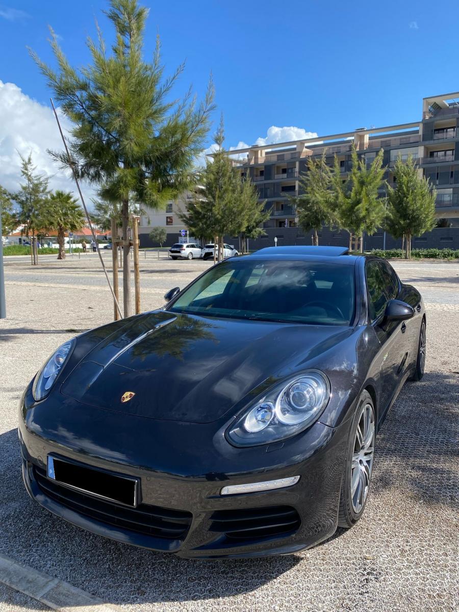 Porsche
-Panamera S e-Hybrid